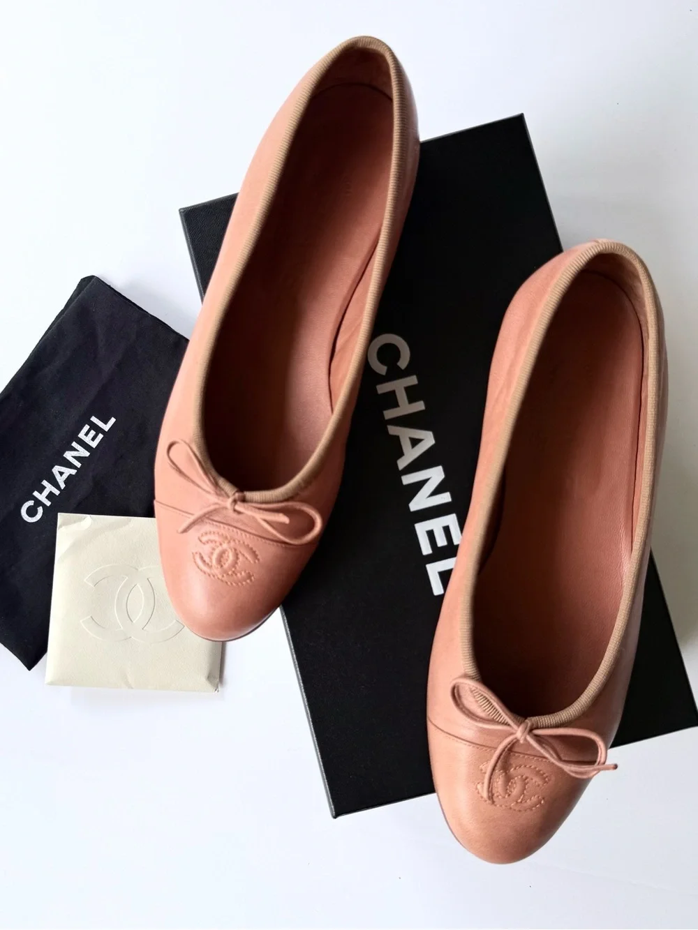 CHANEL Leather CC Cap Toe Ballet Flats with Bow in Orange / Tan Lambskin 38